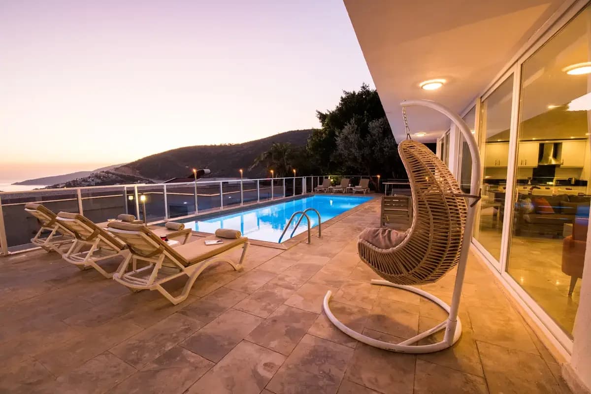Villa Lumiere 3 2