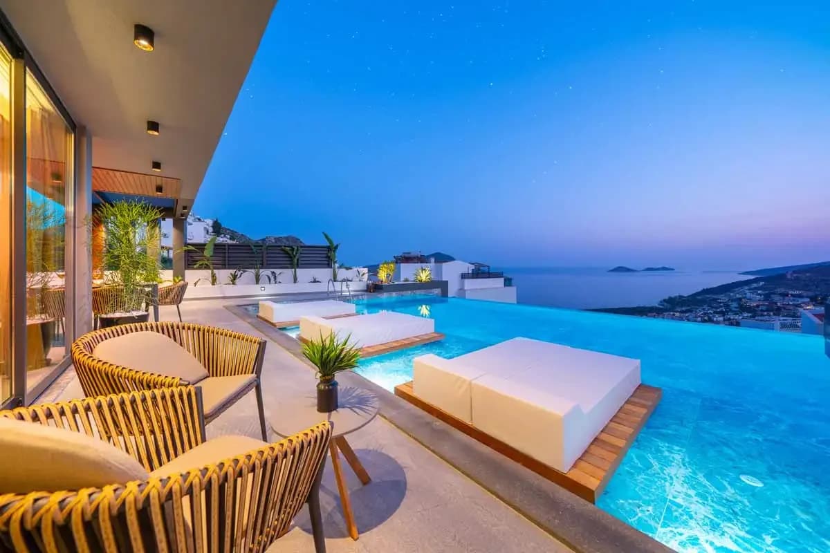 Villa Supernova 4
