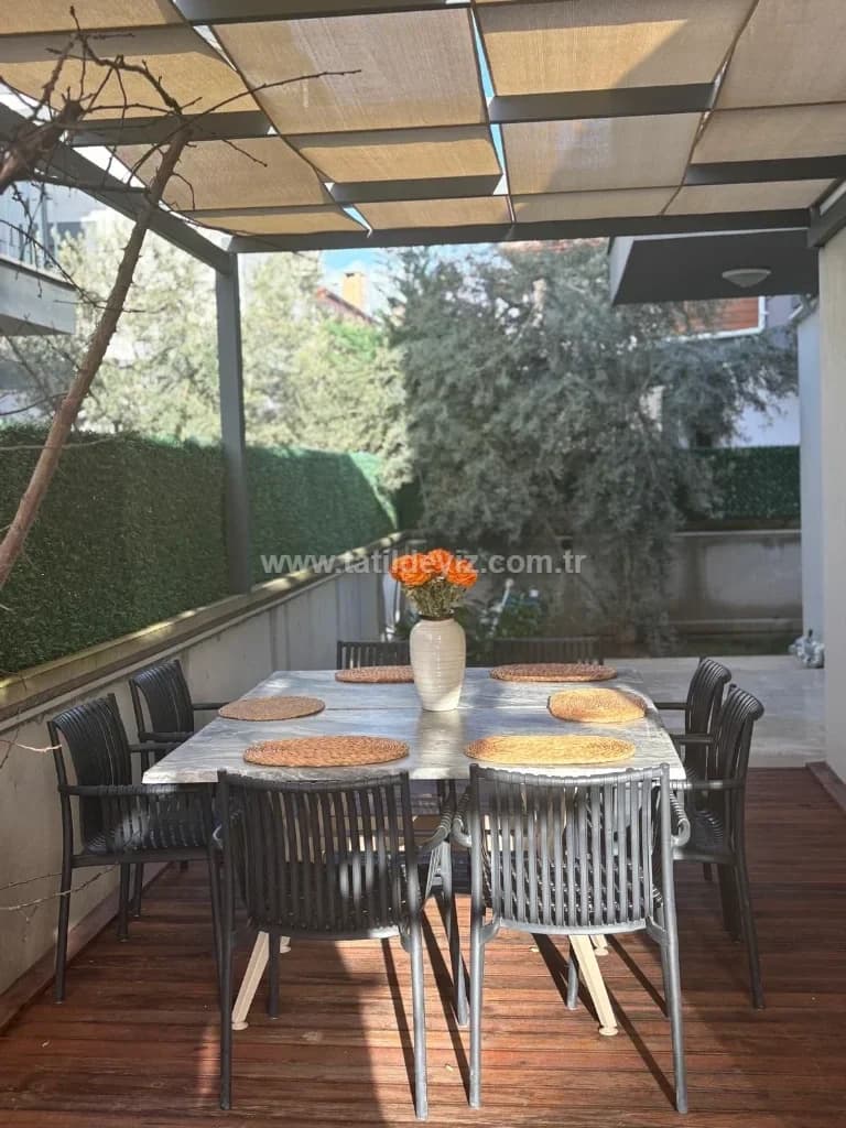 Villa Sloths 5